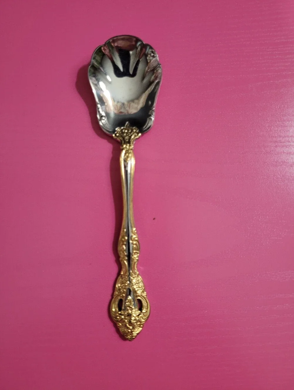 Oneida Golden Michelangelo Shell Sugar Spoon 6